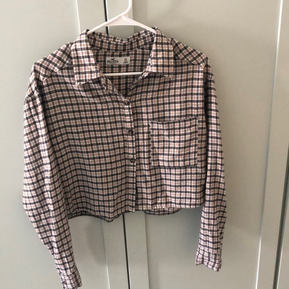 Plaid Hollister button down (slightly cropped)